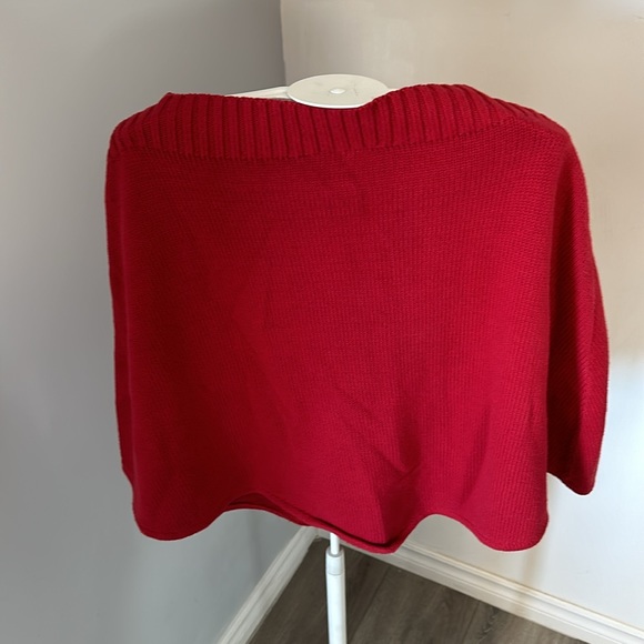 525 America made in the USA poncho sweater pocket red O/S - Picture 2 of 7